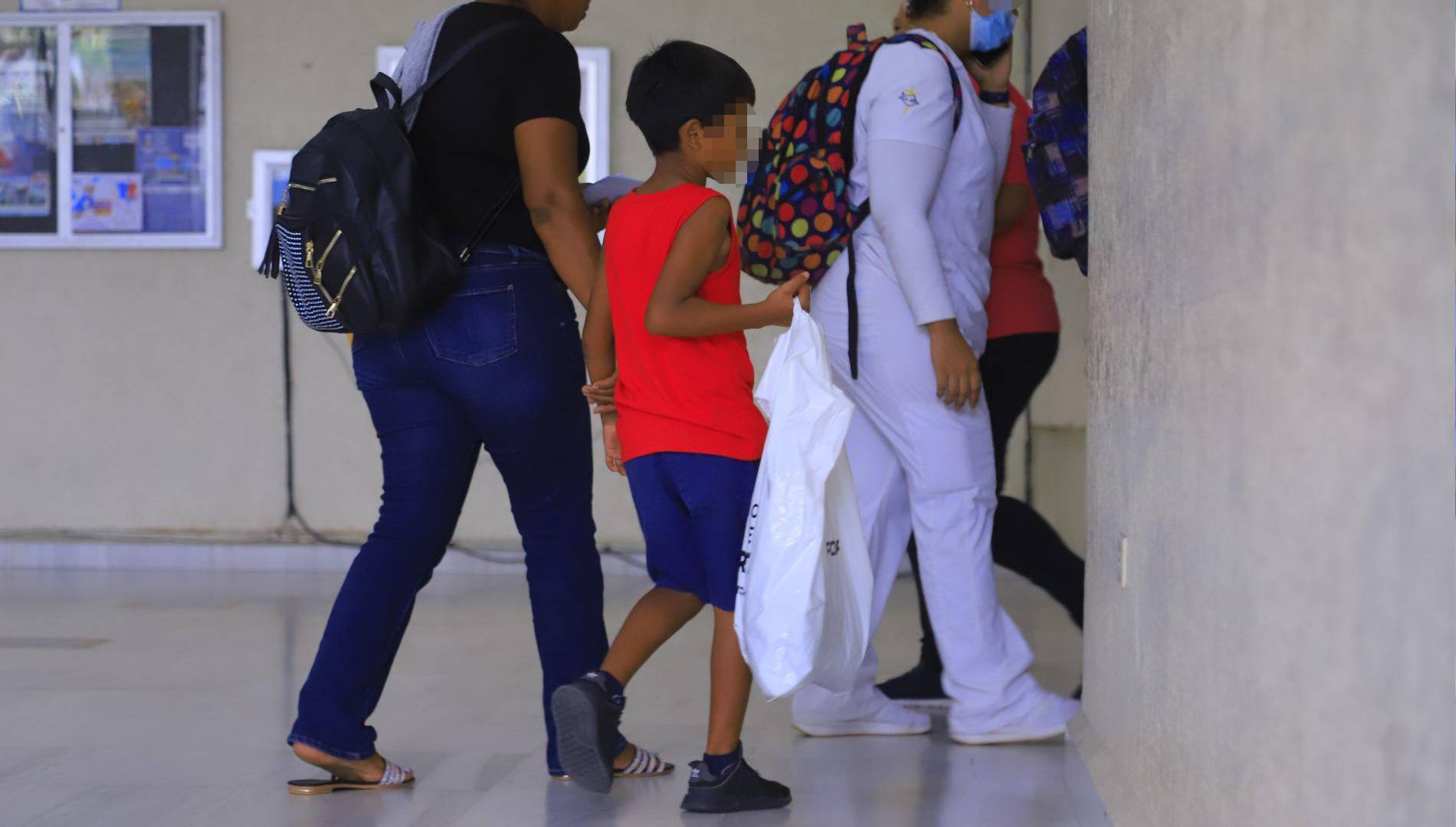 $!Adolescentes son más vulnerables a ansiedad y depresión. Niños, por su parte, suelen enfrentar déficit de atención e hiperactividad y acoso escolar.