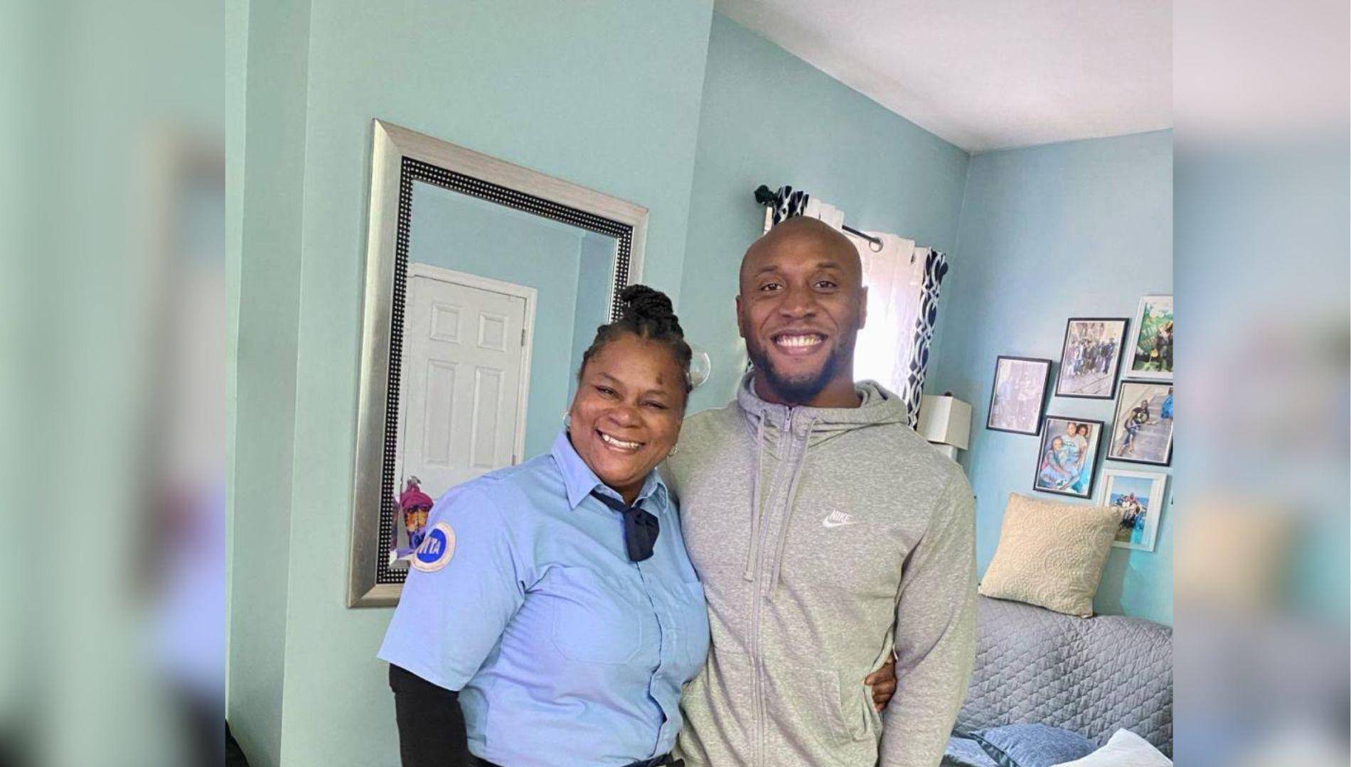 $!Kevin Mejía en compañía de su tía, Naydi Mejia, a quien considera su mamá e incluso lleva su apellido.