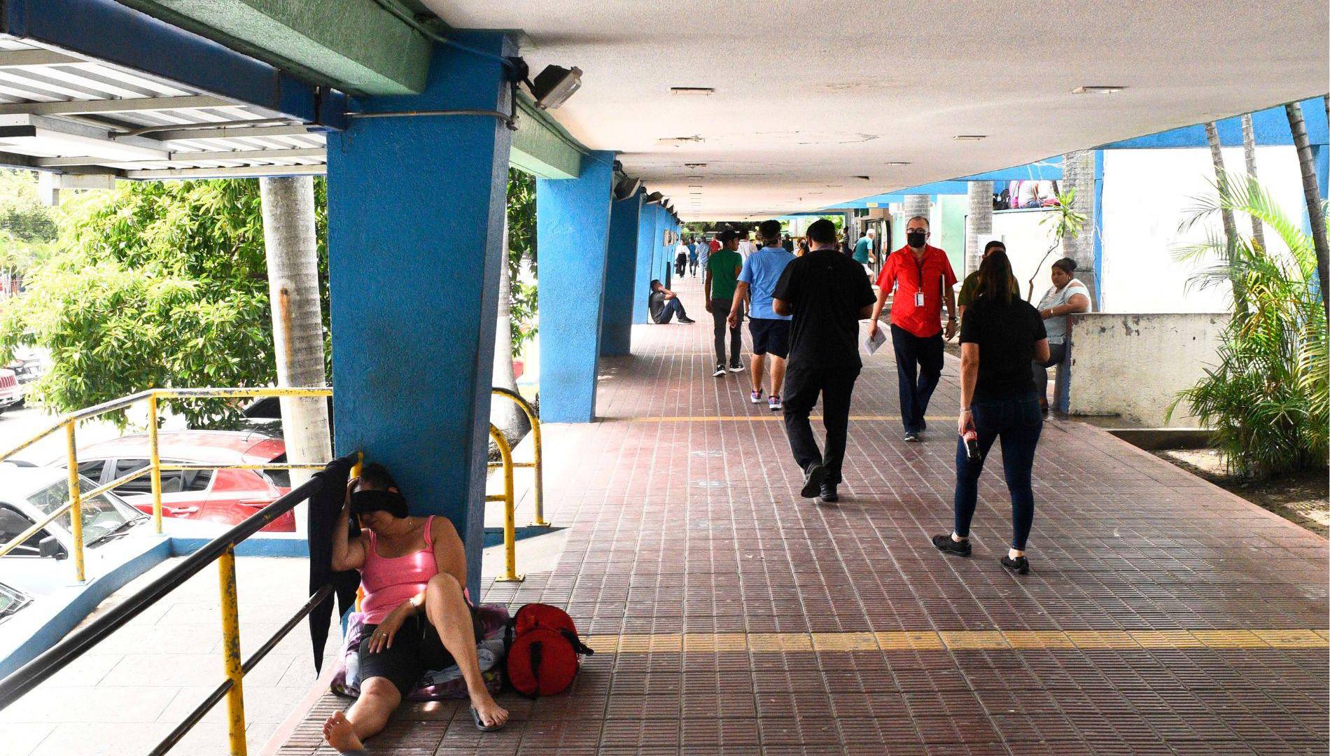 $!La asistencia sanitaria en los hospitales y centros de salud adolece de los mismos problemas: ausencia de medicamentos, personal, equipo e infraestructura.