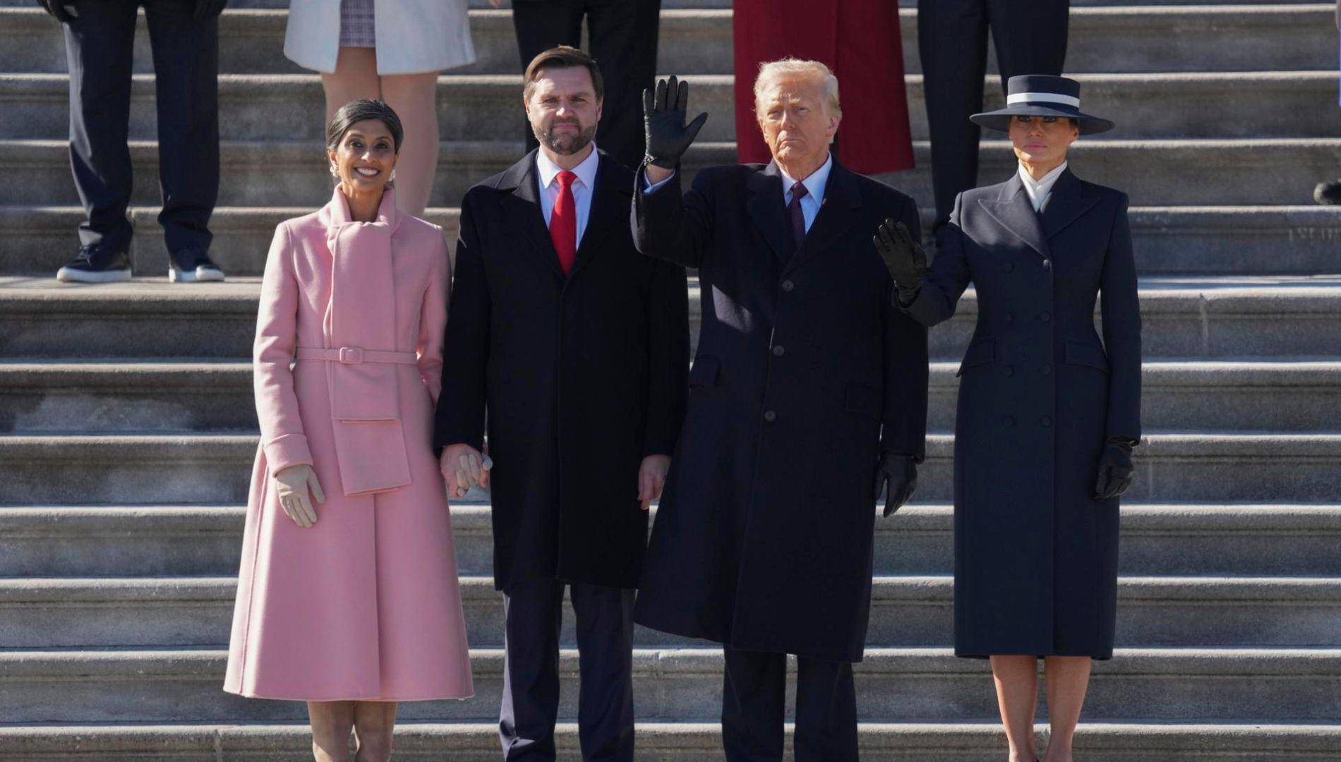 $!El presidente Donald Trump, acompañado del vicepresidente James David Vance y sus esposas, Melania Trump y Usha Vance