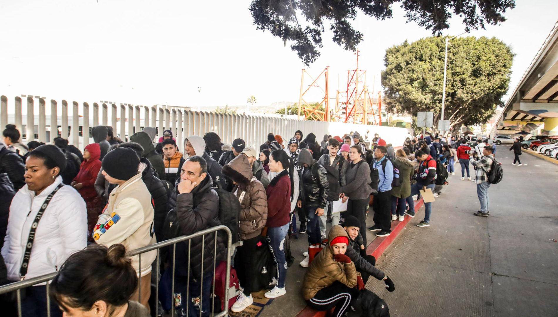 $!Migrantes quedaron varados tras la cancelación del programa CBP-One por parte del presidente Trump, que permitía solicitar asilo en la frontera con México.