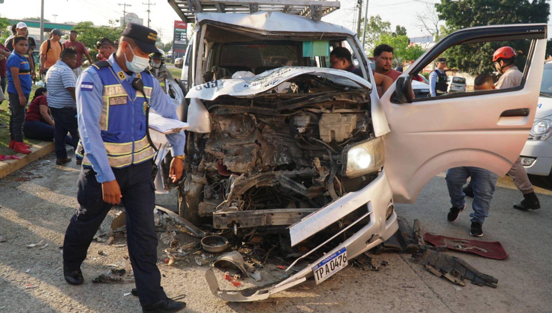 $!Las autoridades han implementado campañas de concienciación y fortalecido leyes de tránsito, pero críticos argumentan que se necesitan acciones más contundentes y recursos adicionales para enfrentar esta crisis de manera efectiva.