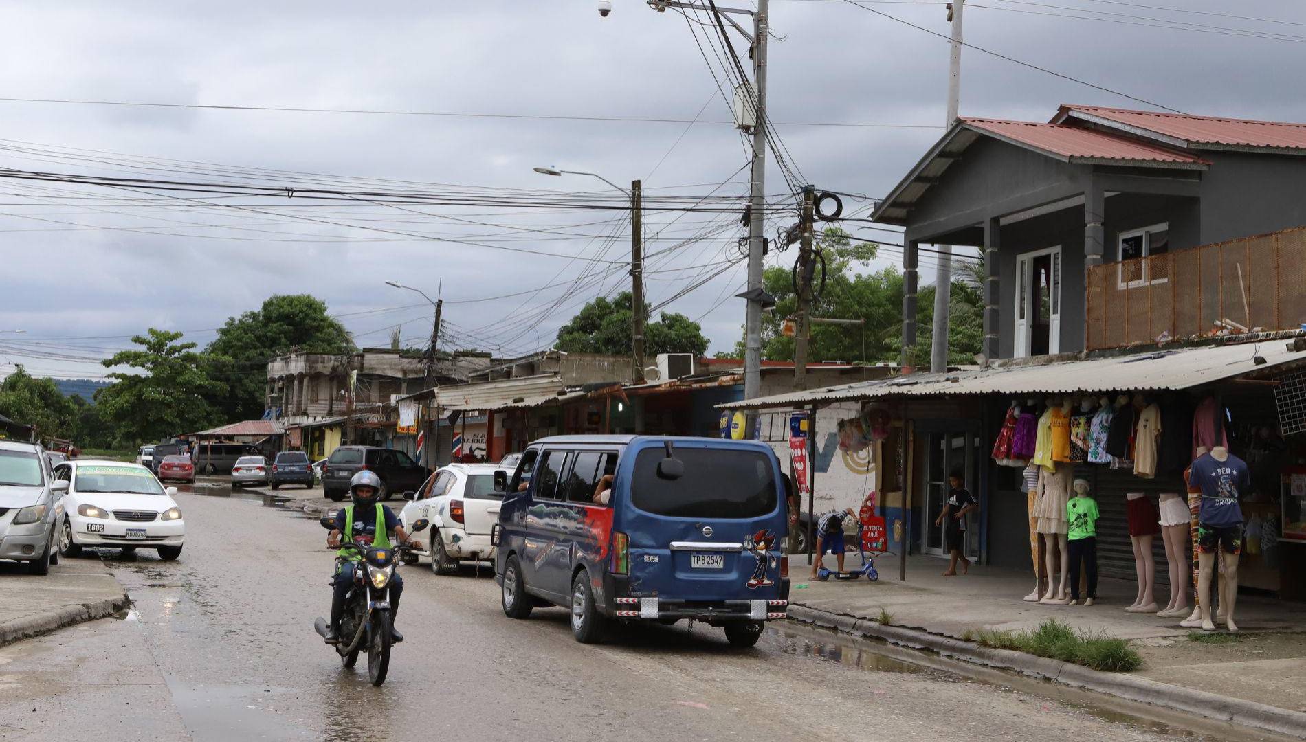 $!Tanto el transporte público como el transporte privado asociado a grupos de trabajadores, enfrenta la dificultad de entrar a ciertos espacios de estos territorios por las fronteras que tienen establecidas las pandillas.