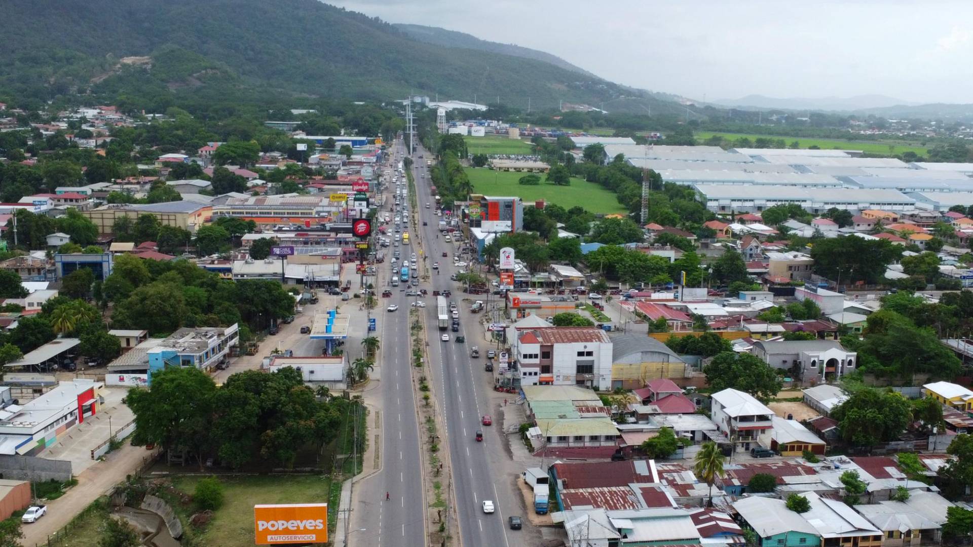 $!El cruce entre la CA-5 y el bulevar entre Villanueva y San Manuel es muy concurrido.