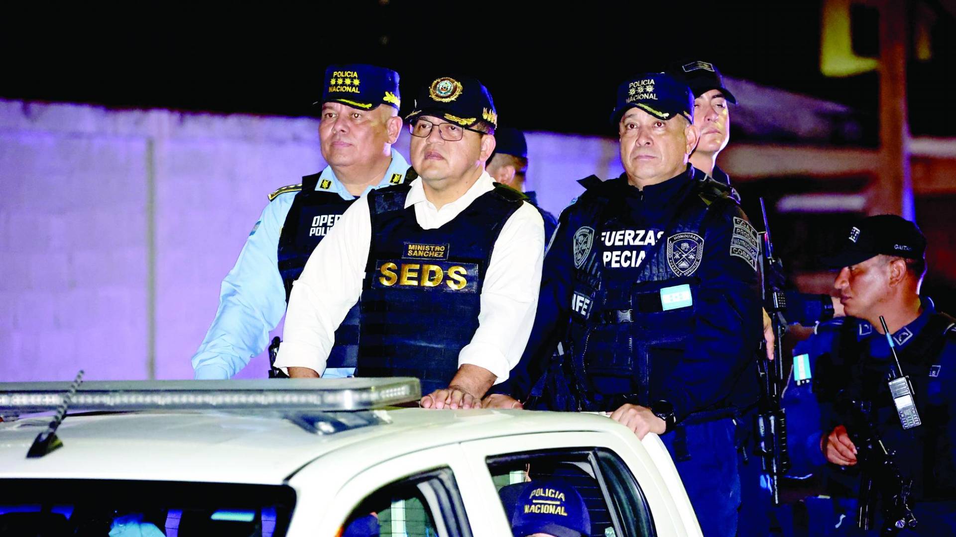 $!El ministro de Seguridad, Gustavo Sánchez, durante un operativo.