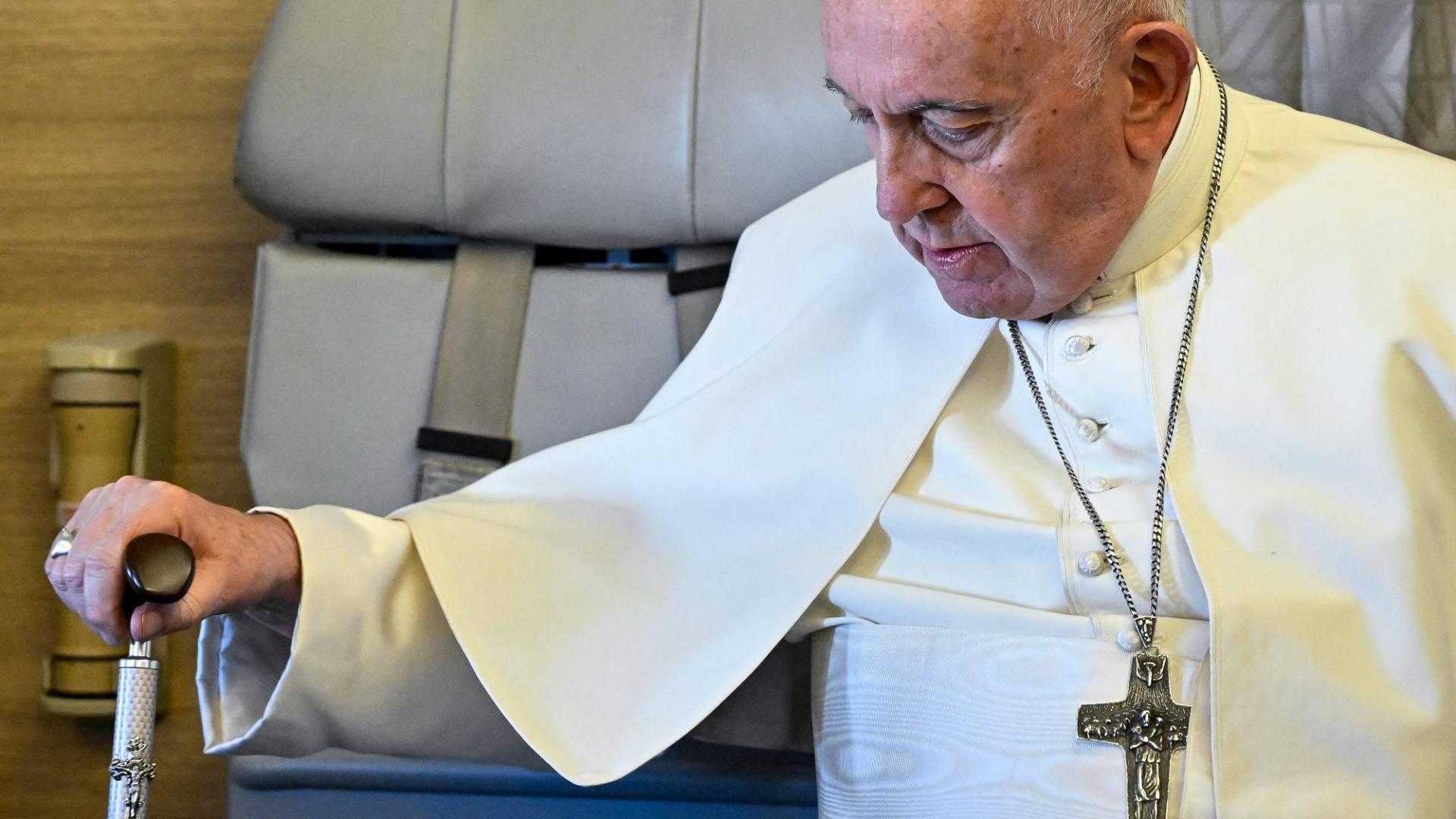 $!El papa Francisco acarrea desde hace algún tiempo, problemas en una de sus rodillas.