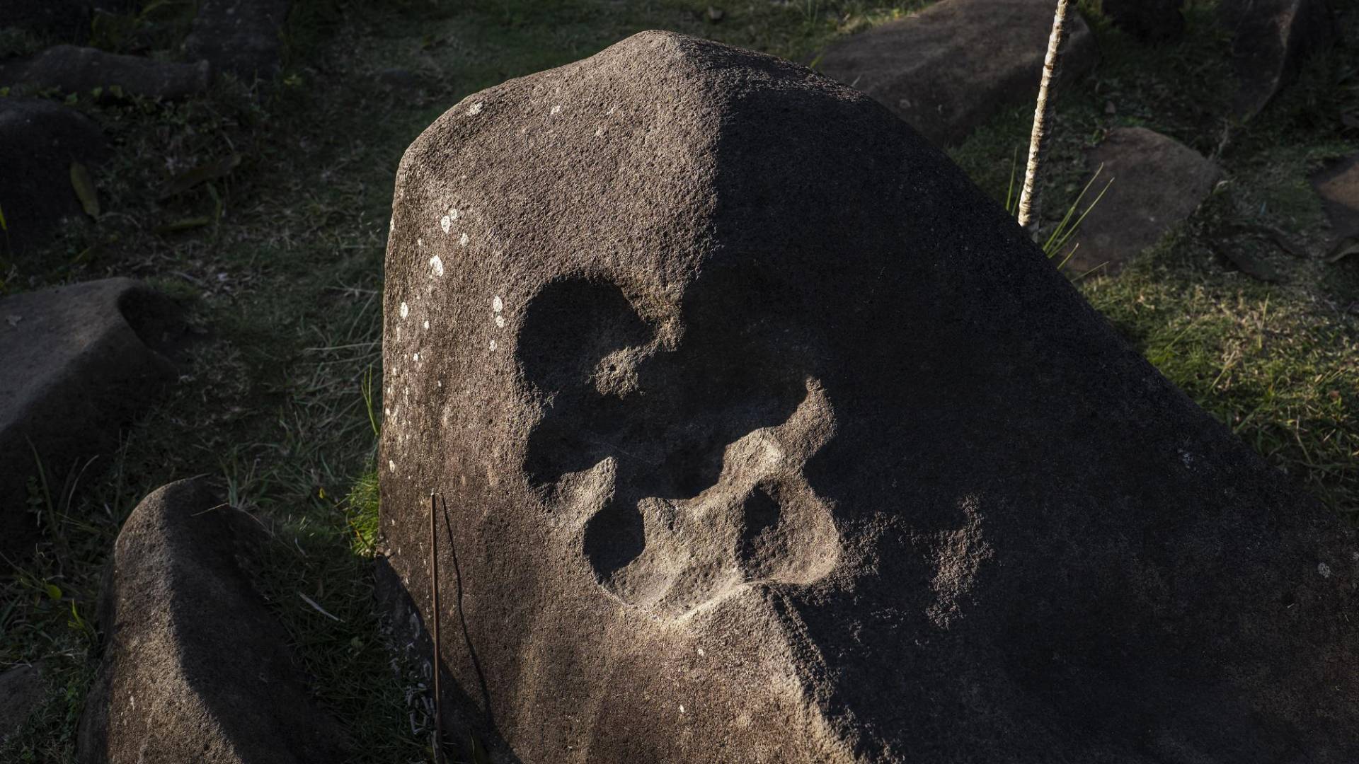 $!Afirmación más polémica sobre Gunung Padang se basa en mediciones de radiocarbono, no en artefactos. Una piedra ahí.