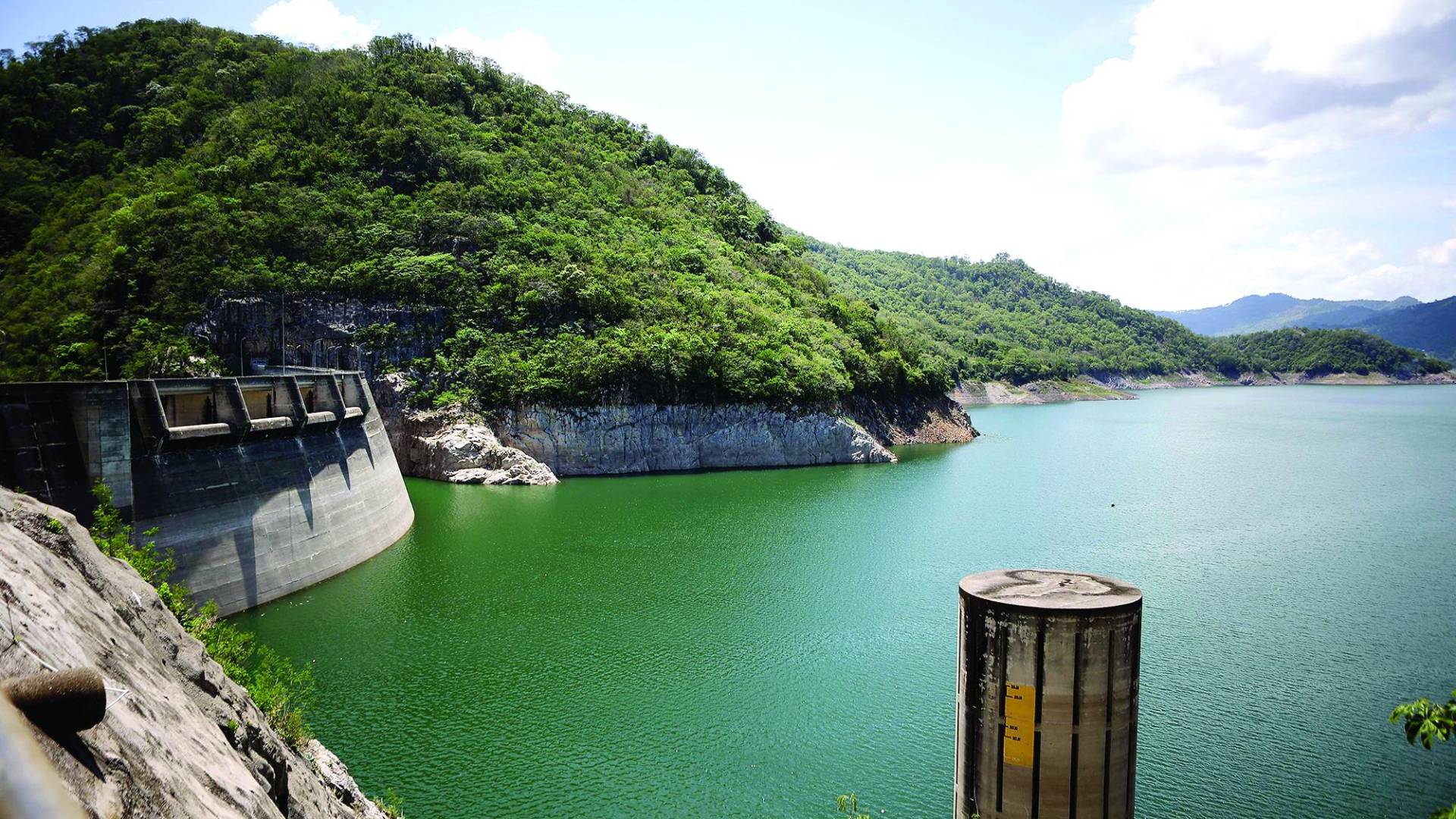 El Cajón pierde 16 metros por la sequía y agudiza crisis por apagones