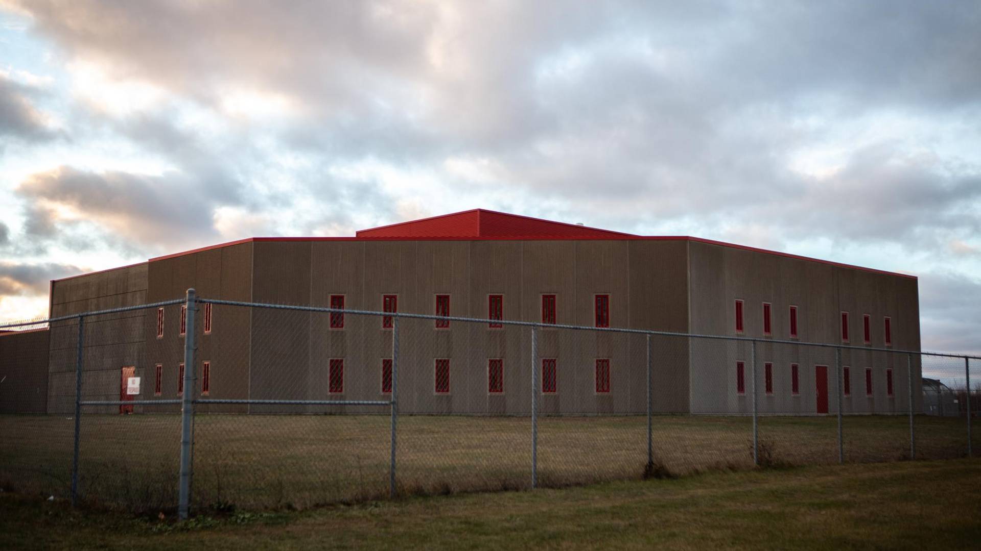$!El Centro Correccional Central de Nueva Escocia, en Dartmouth, donde estuvo detenido Walid Kabil. (Chris Donovan para The New York Times)