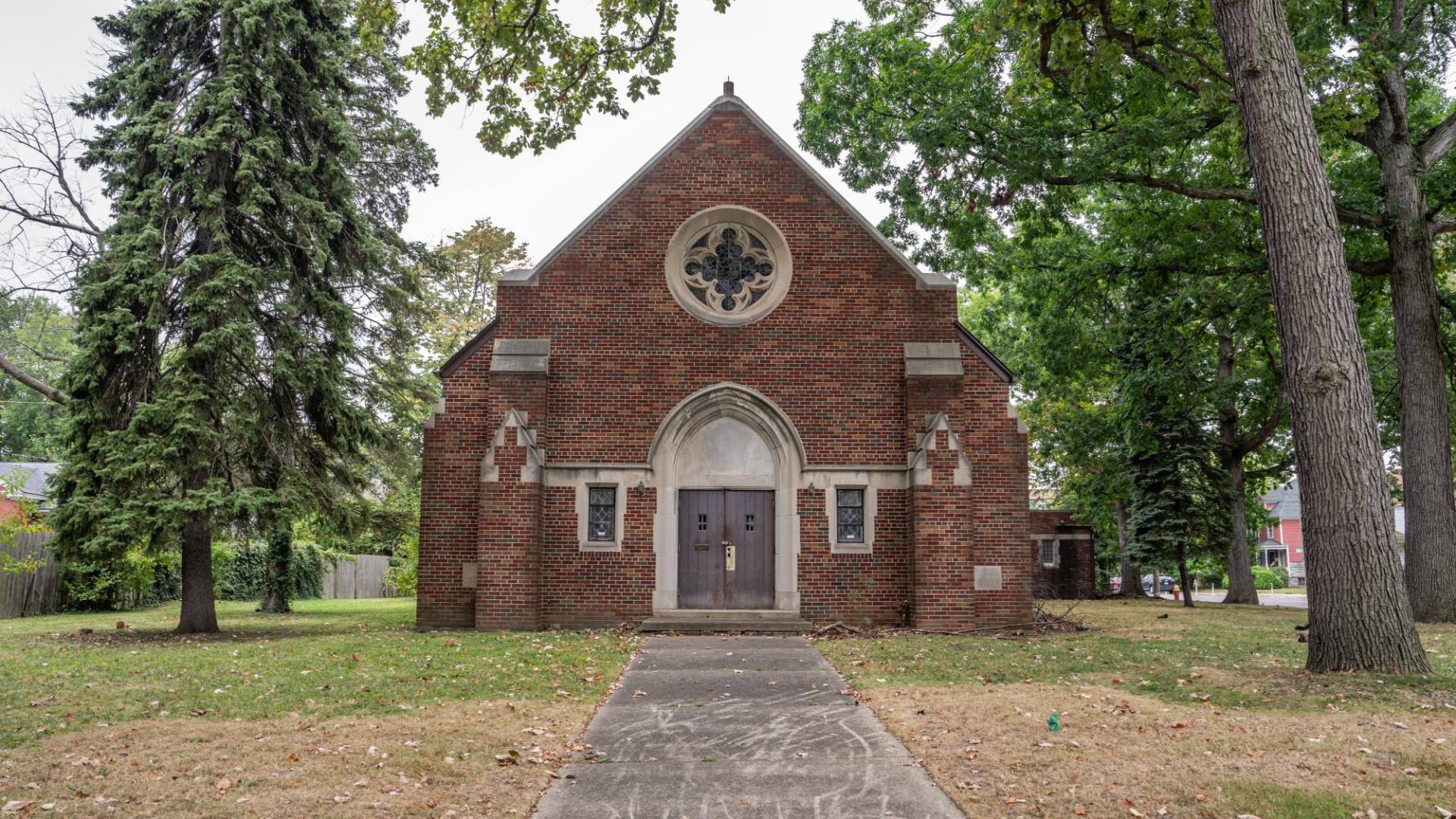 $!A una vecina le inquietaba que la Mount Olive East Missionary Baptist Church en Detroit se volviera un comercio. (Tony Cenicola/The New York Times)