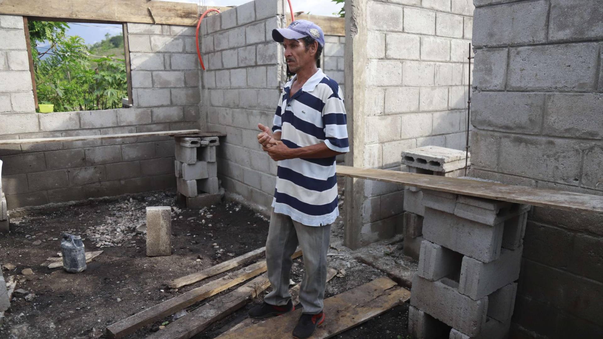 $!Concepción del norte. Las primeras diez familias de la aldea Las Flores ya están viendo las paredes levantadas de sus casas en un terreno comprado por la municipalidad, que junto con Casm construye las viviendas en una zona en la que podrán vivir seguros de inundaciones.