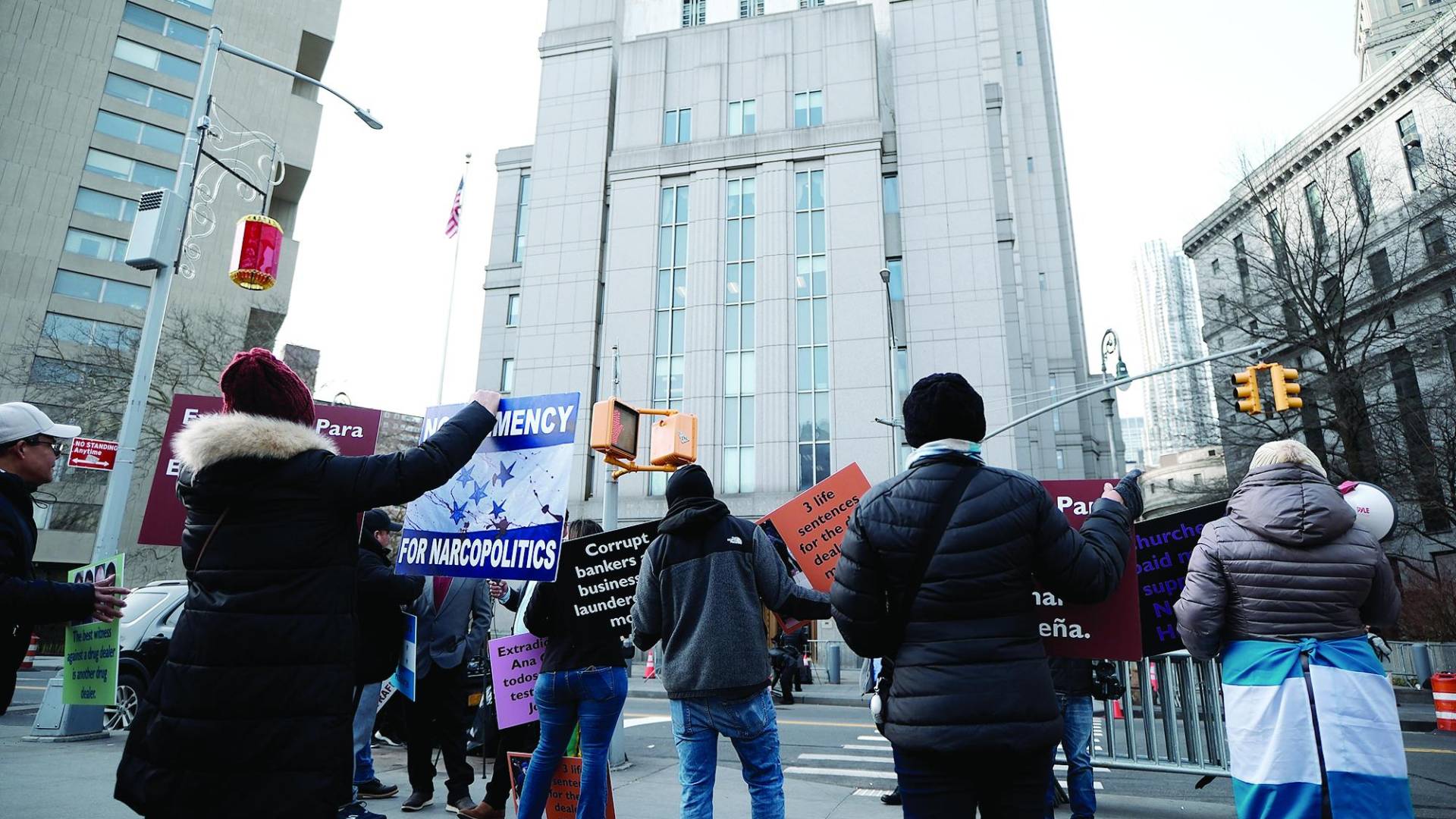 $!A 14 minutos en carro está la cárcel donde está recluido JOH de la Corte donde se enjuiciará.