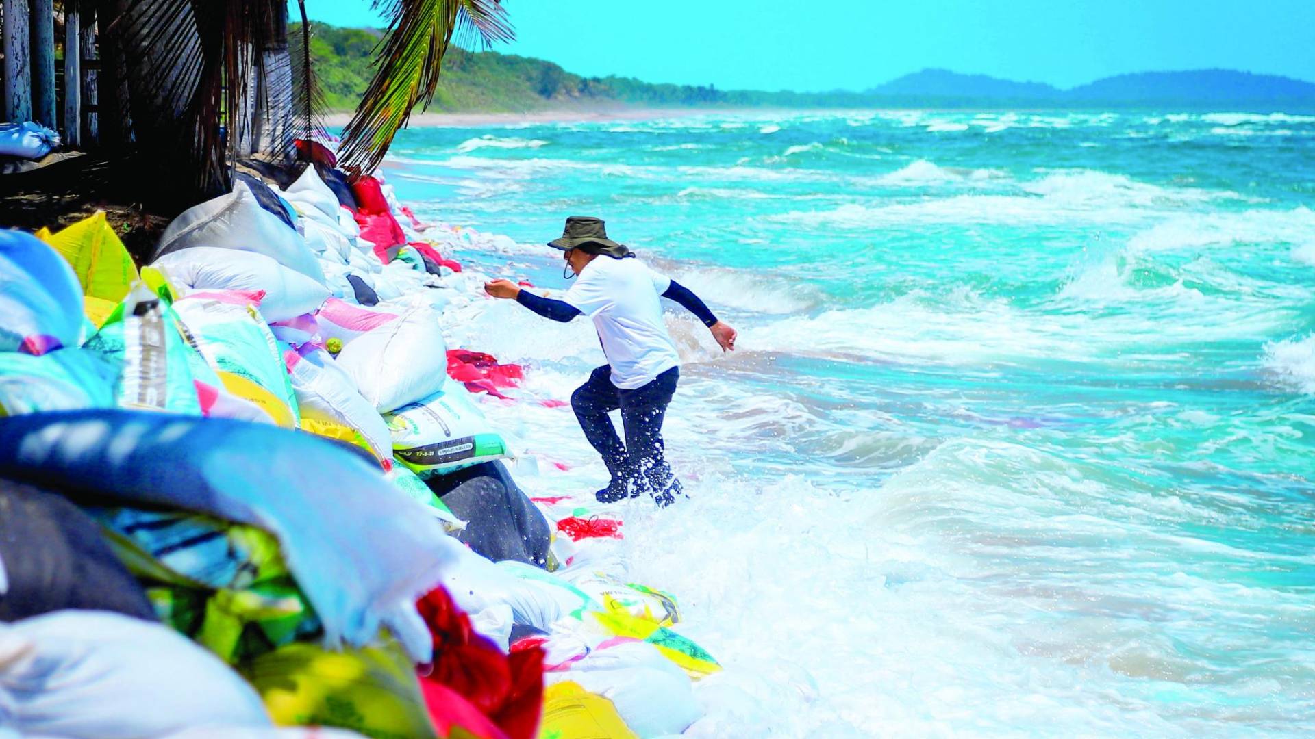 $!En la aldea de Miami solicitan ayuda urgente.