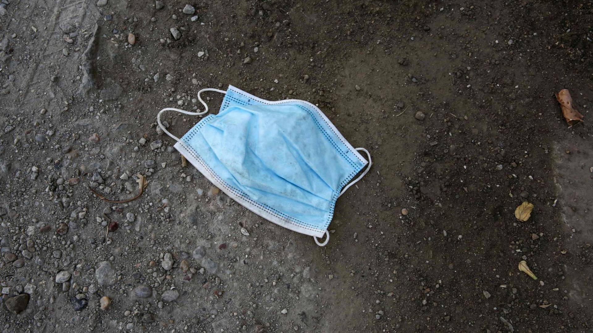 $!Pese al aumento en casos de Covid, el uso de cubrebocas ha caído, incluso en aeropuertos.