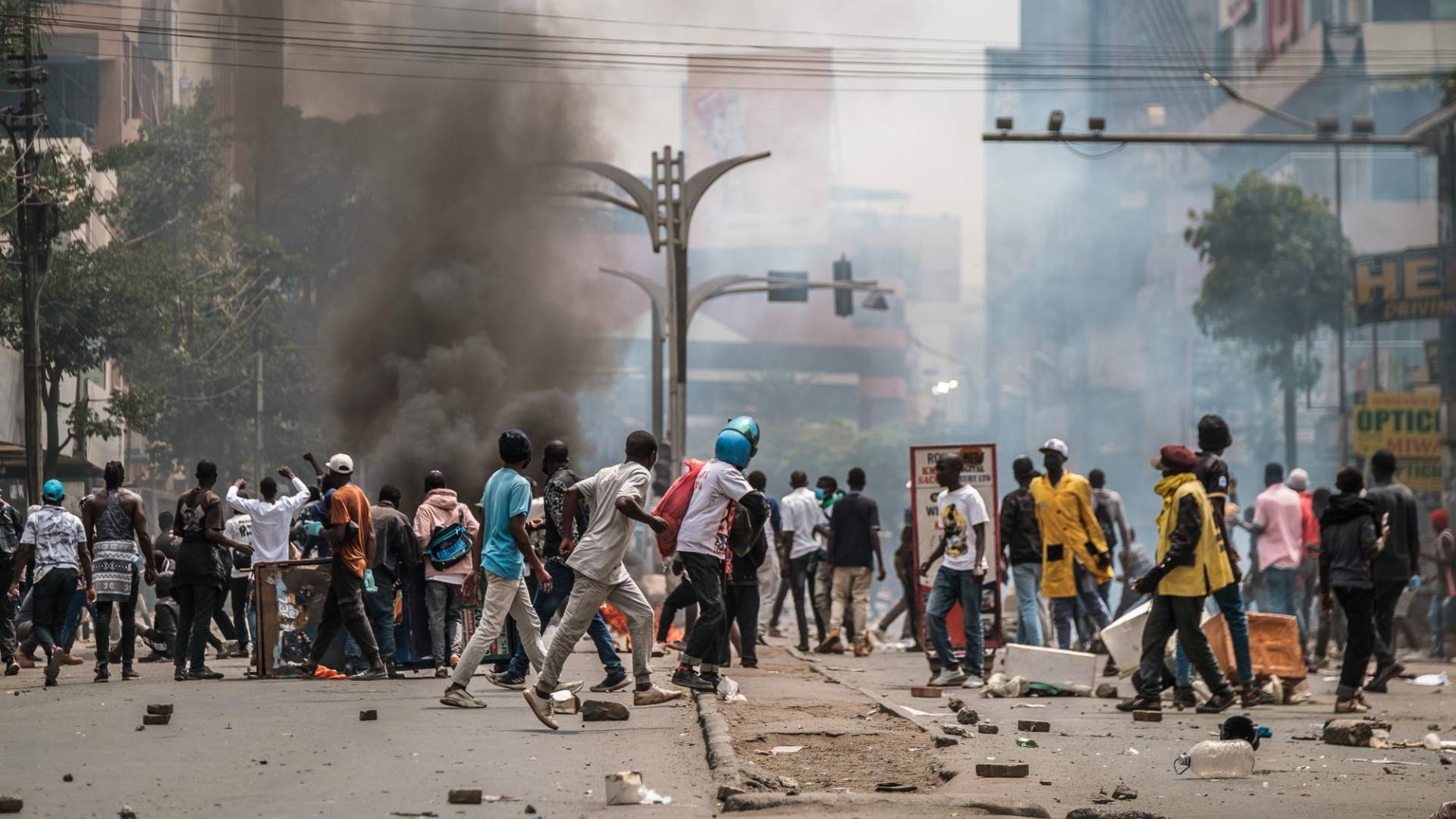 $!Protestas en Nairobi. Protestas por un aumento de impuestos propuesto resultaron en docenas de muertes en Kenia.