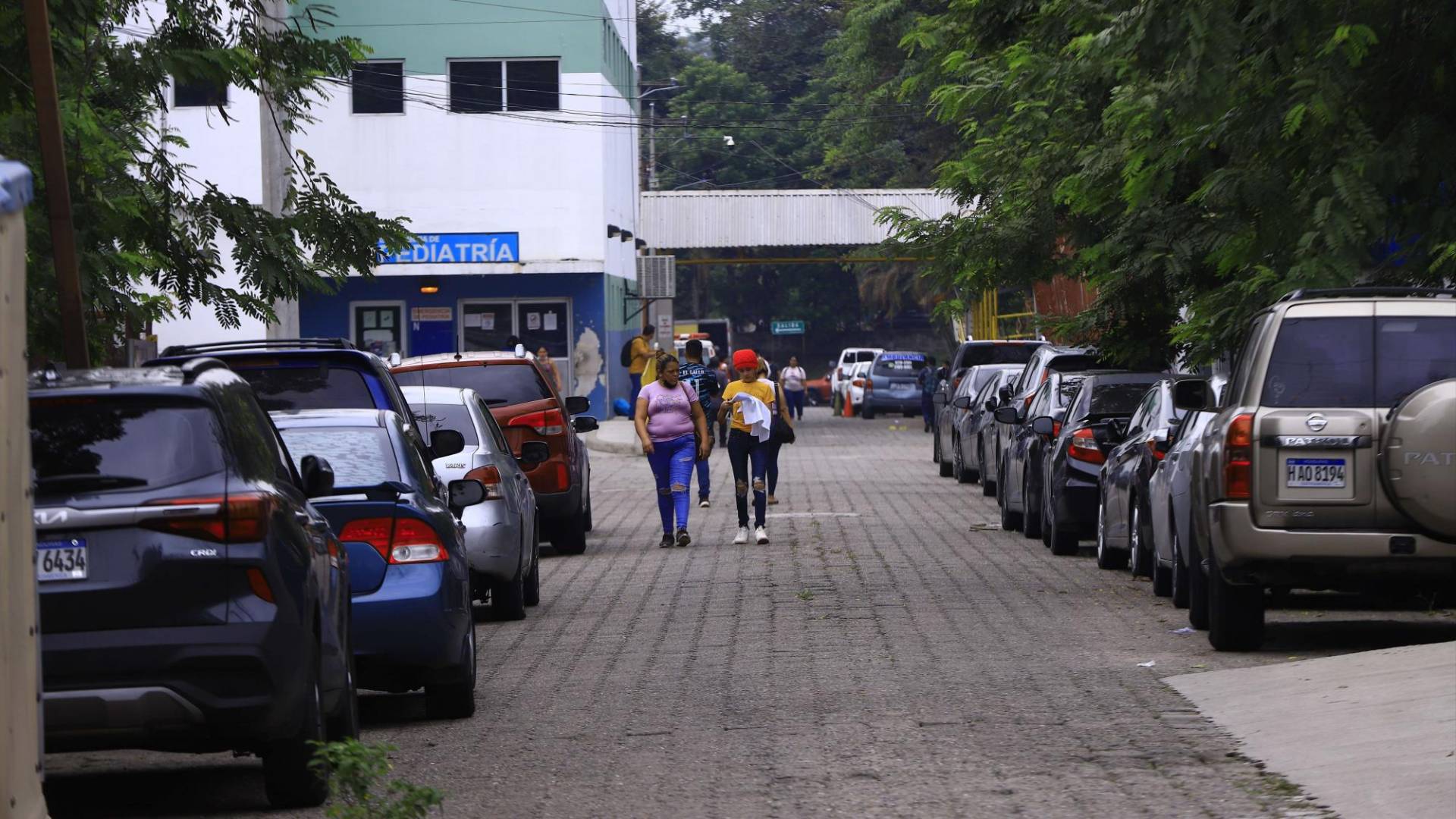 $!Entre los principales problemas que atraviesa el Seguro Social es la imposibilidad para contratar más personal en salas donde se requiere urgente mayor atención.