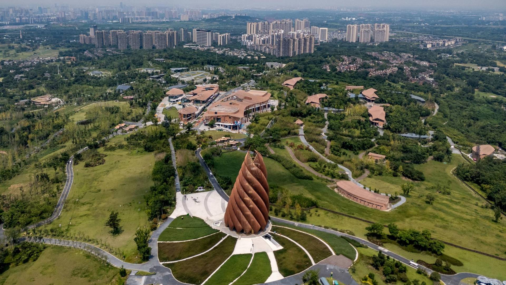 $!El centro de cría de Chengdu en China, un zoológico en sí, controla un tercio de los pandas del mundo.