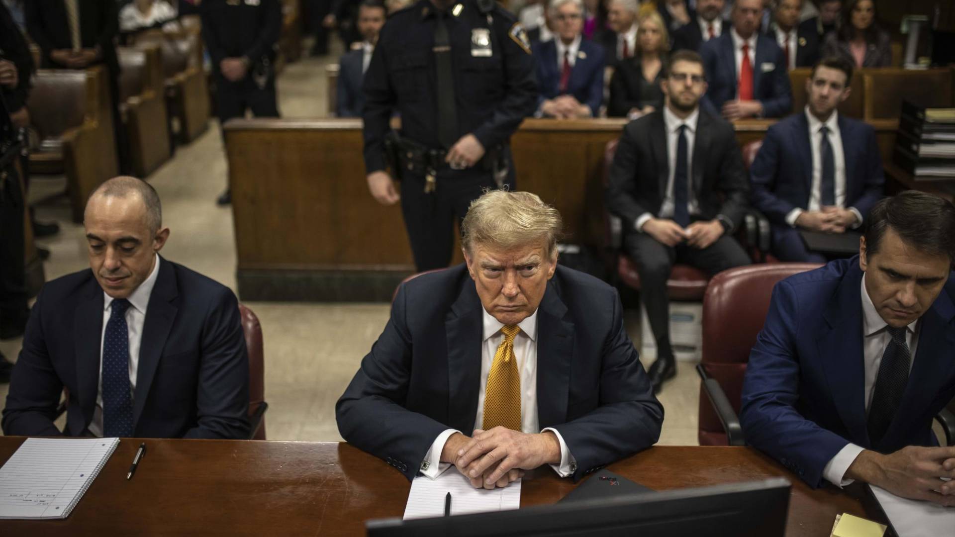 $!Donald J. Trump en su juicio en Nueva York, donde fue hallado culpable de 34 delitos graves.