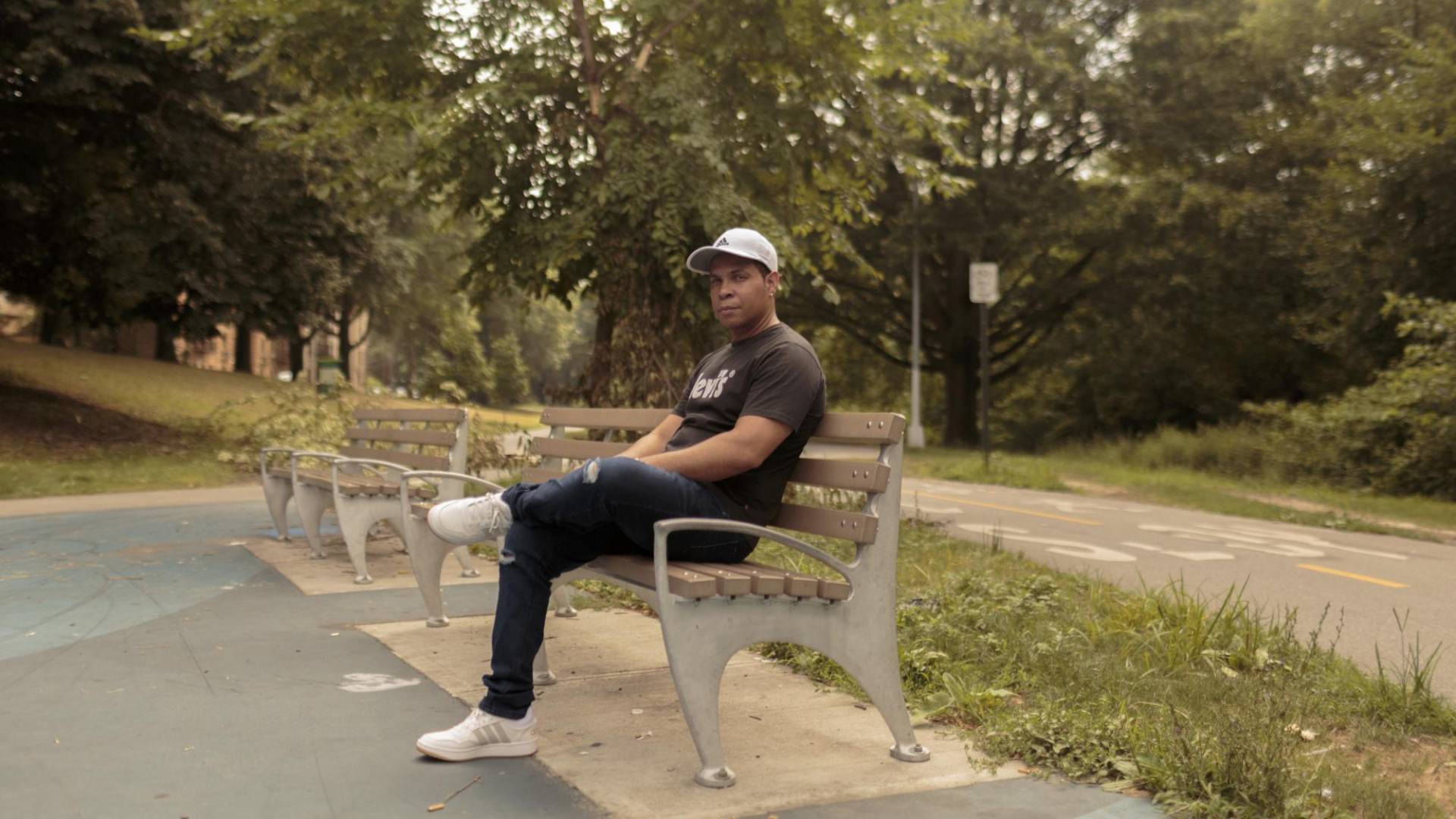 $!Reydel Grau, de Cuba, fue de los primeros migrantes transportados desde Texas por el programa. Ahora está en Nueva York.