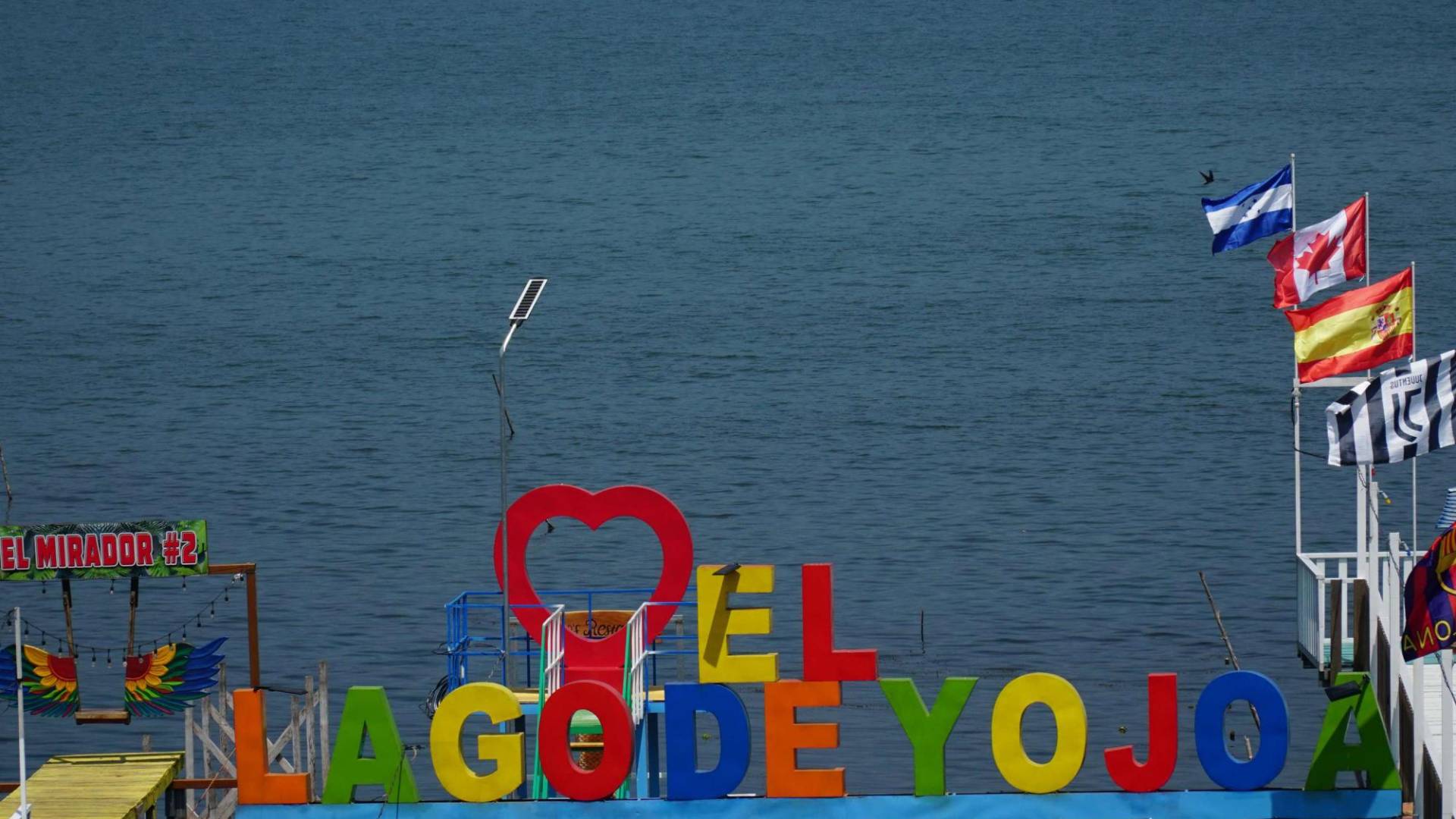 $!Restaurantes llevan una década sin lanzar contaminantes al Lago.