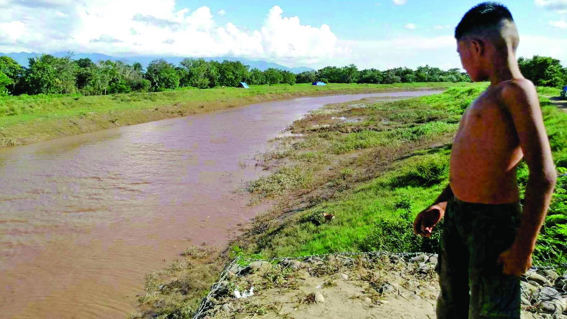 $!En teoría, el valle de Sula está protegido contra inundaciones por un sistema hidráulico, consistente en canales de alivio de los ríos Ulúa y Chamelecón y bordos.