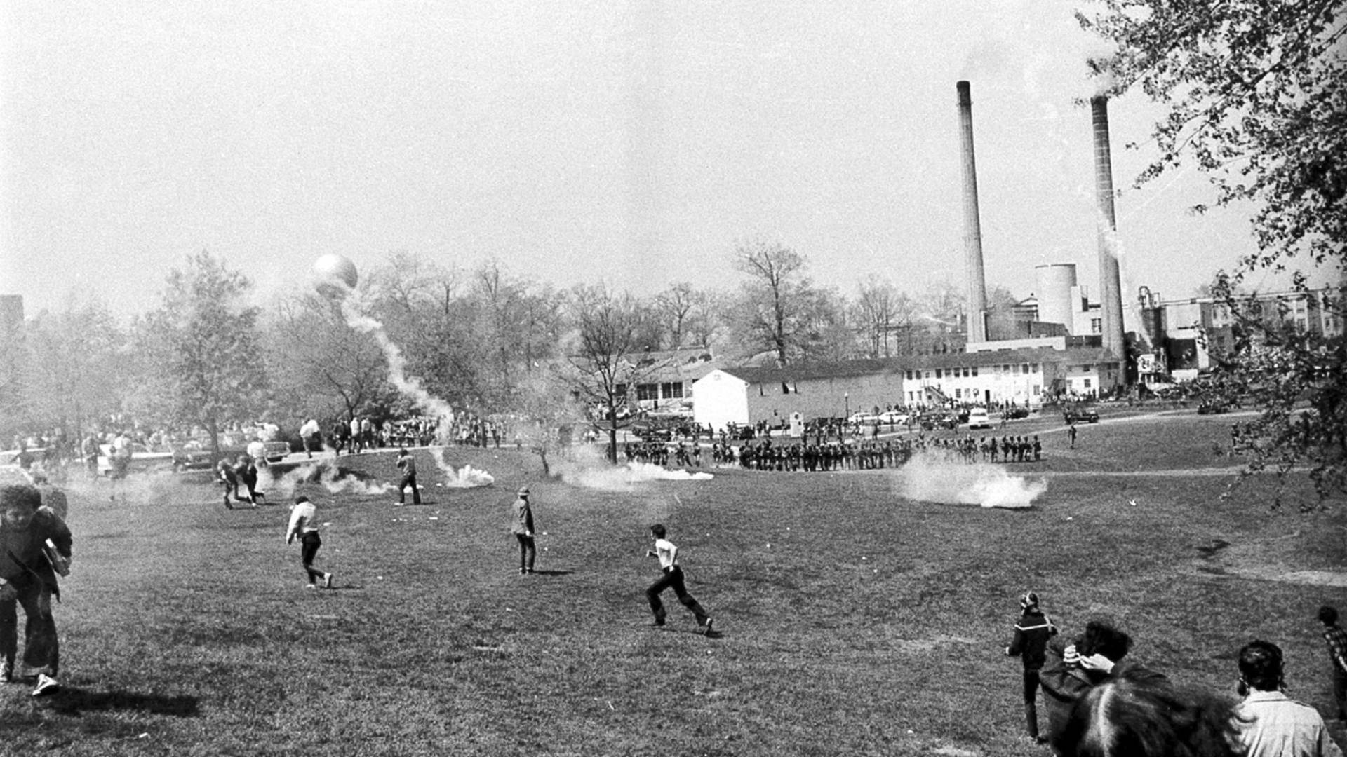 $!La Guardia Nacional mató a cuatro estudiantes e hirió a nueve durante protestas en la Universidad Estatal de Kent en 1970.