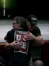 Fan con cáncer conmueve a John Cena en emotivo encuentro