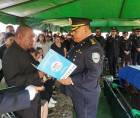 “Mi hijo cayó en una trampa”. Con esa contundente frase, el padre del comisario póstumo <b>Lester Josué Amador Herrera</b> expresó su dolor e indignación tras la muerte de su hijo durante el operativo ocurrido en Corinto, Omoa, Cortés,.