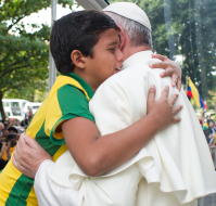 Publican imágenes inéditas del Papa Francisco en Brasil