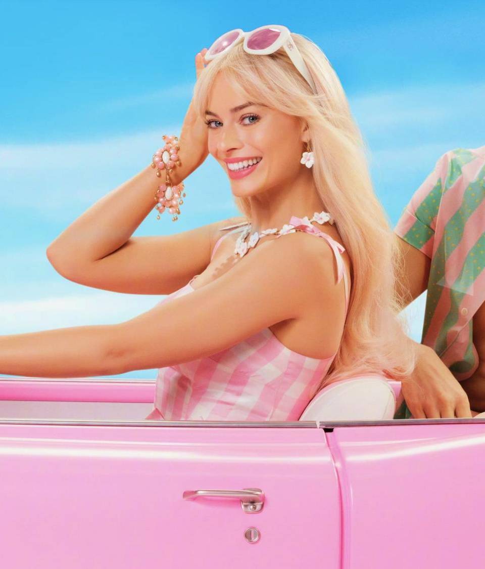La película de Barbie conquistó el mundo, así que las damas pueden replicar sus fabulosos atuendos e ir acompañadas con su pareja en versión Ken, luciendo cualquiera de los icónicos looks del film.