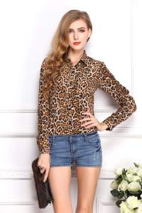 El “animal print” de jirafa es ideal con colores en tonos blancos o ‘beiges’. Elegante y sofisticado para la mujer de hoy.