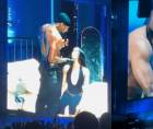 Usher empezó a bailar muy sensual para la chica, pero luego se apartó de ella y con tono molesto dijo que ella no lo estaba disrutando.