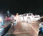<b><span class=mln_uppercase_mln>Fatal.</span></b> Miembros del Cuerpo de Bomberos y Policía atendieron la emergencia tras el impacto de los dos vehículos en San Lorenzo.
