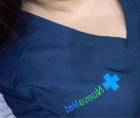La mujer contó que eran siete jóvenes con experiencia en ventas y veterinaria que se hacían pasar por médicos para supuestamente estafar a las personas.