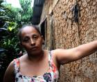 Lesly Flores, una pobladora del barrio Suyapa en Las Lajas, contó que en 2023 se salió de su casa porque temía que las paredes se cayeran por los sismos.