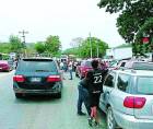 Los residentes afectados realizaron ayer por la tarde una nueva protesta sobre la calle que conduce a Jucutuma.