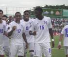 Jugadores de Honduras celebrando el 1-0 en el estadio Yankel Rosenthal.