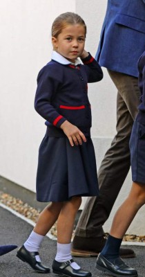 Princesa Charlotte inicia 'muy ilusionada' su primer día de escuela