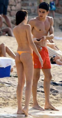 Samira Salomé junto a Marc Bartra. Su relación se hizo pública.