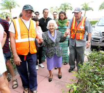 Florida atiende con fluidez a los votantes de un estado clave