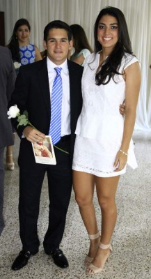 Alumnos de la EIS celebran misa de acción de gracias