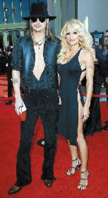 Aborta Pamela Anderson