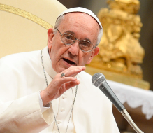 Papa: Los alimentos que se tiran a la basura son alimentos que se roban de la mesa del pobre