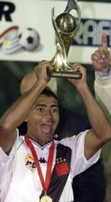 Romario: bajo de altura y alto en calidad, el goleador cumple 40 años