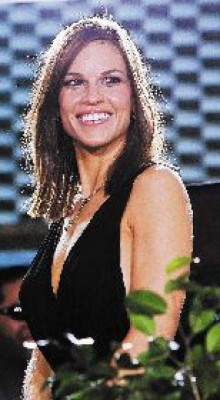 Chad lowe está molesto con Hilary Swank