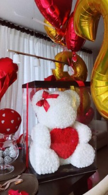 Karol G recibe romántico detalle en el Día de San Valentín