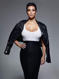 Kim adquirió gran fama por un video sexual y por el “reality” de E! “Keeping Up with the Kardashians”.