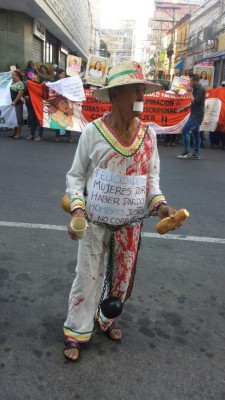 Libre y Resistencia protestan frente al Congreso Nacional