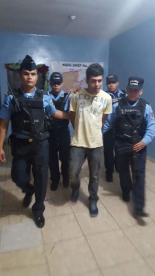 Lo capturan con carro robado