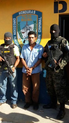 Detienen a ciudadano con 50 libras de marihuana